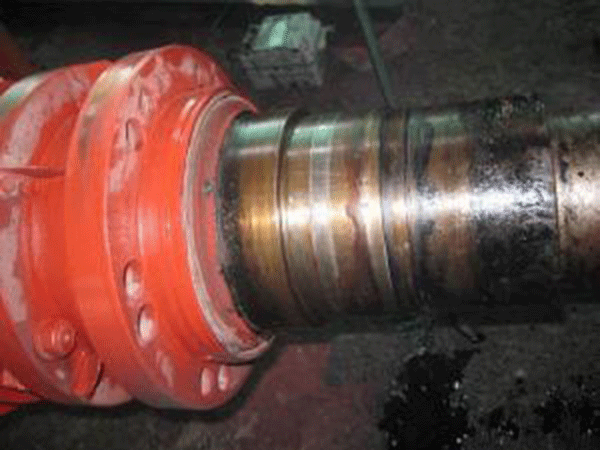 如何檢查高壓電動(dòng)機(jī)的通風(fēng)和軸承的潤(rùn)滑是否正常？